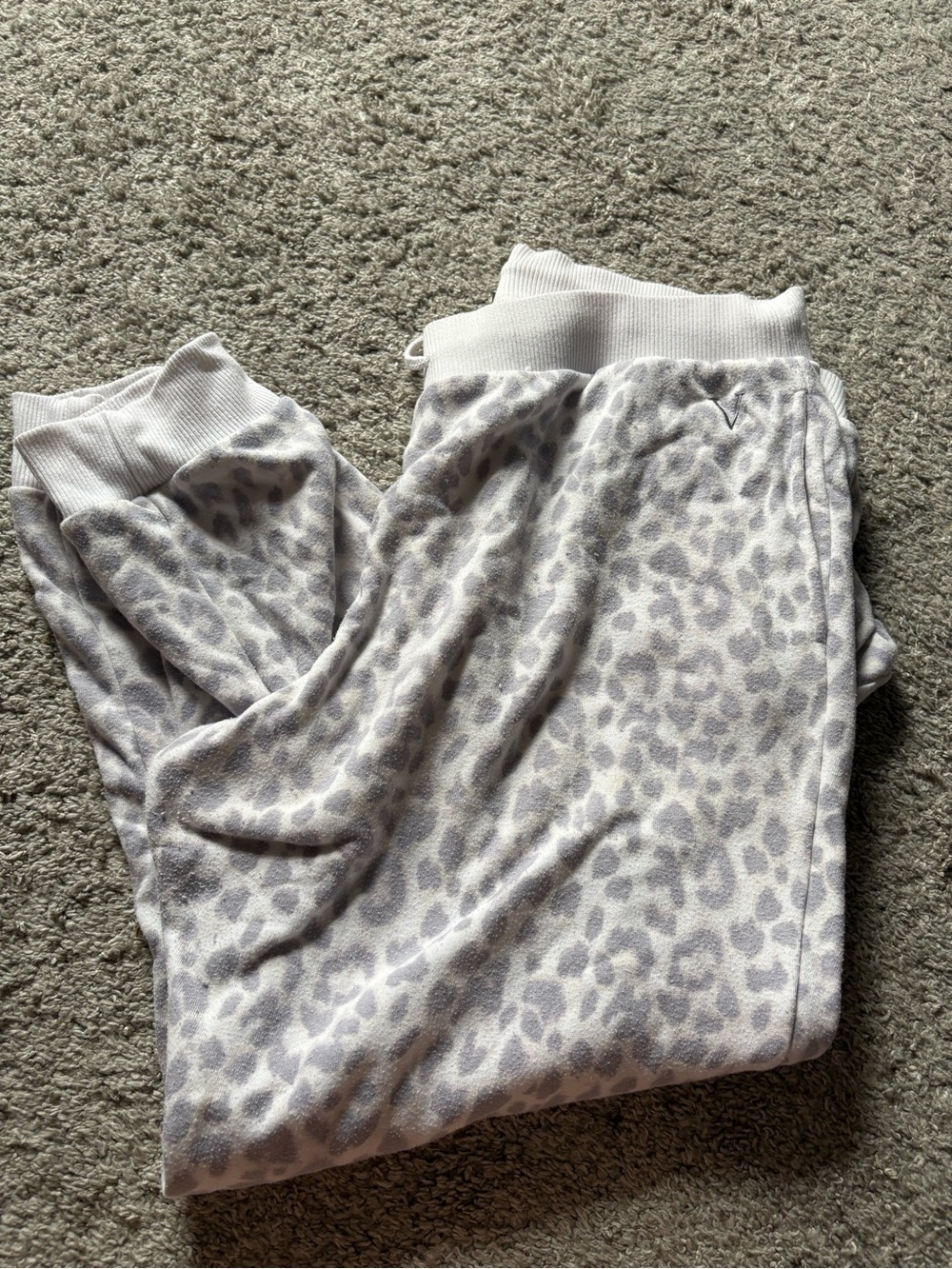 Women’s Victoria Secret Soft Gray Leopard Print Pajama Pants